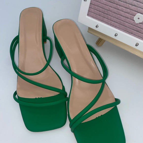 NIB SHEIN sandals - Picture 2 of 5